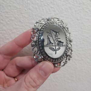 Sold On ♏️ Vintage Glass Silver Floral Brooch